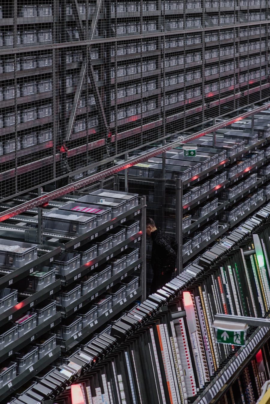 Seneka logistics centre — high-density automated warehousing